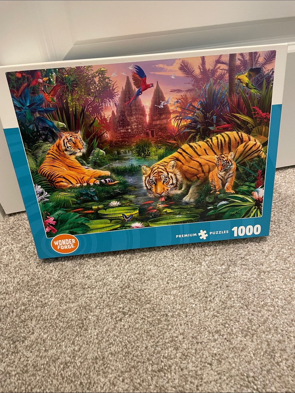 Wonder Forge 1000-Piece Tiger Jungle Puzzle - Bright Orange & Green